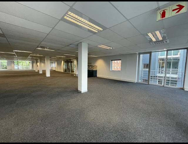 658M² OFFICE TO LET IN BRYANSTON